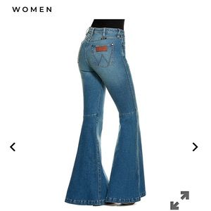 Wrangler Retro trumpet flares